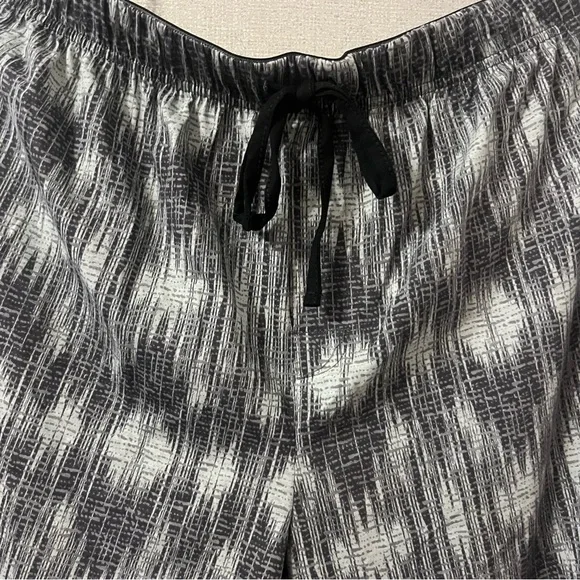 NWT Men’s Frye Flannel Print Notched Set Sleep Wear